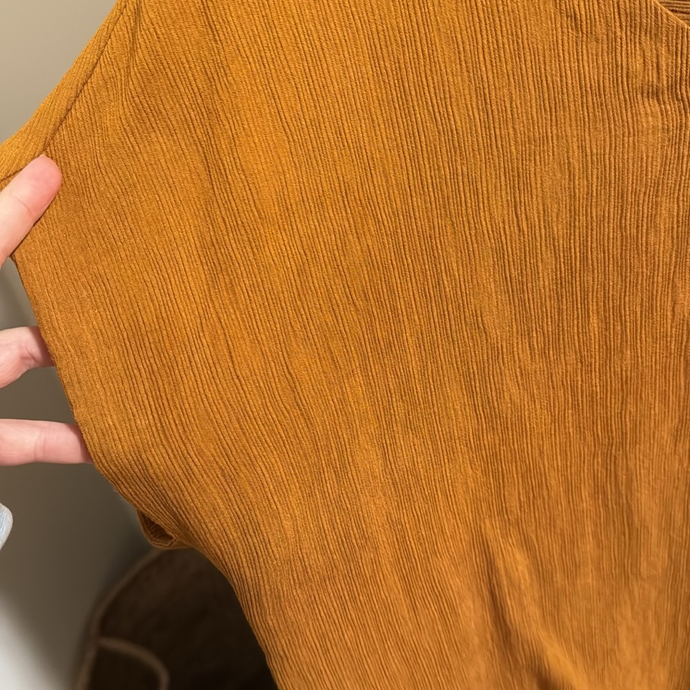 Club Monaco Rust Top - Picture 2 of 3